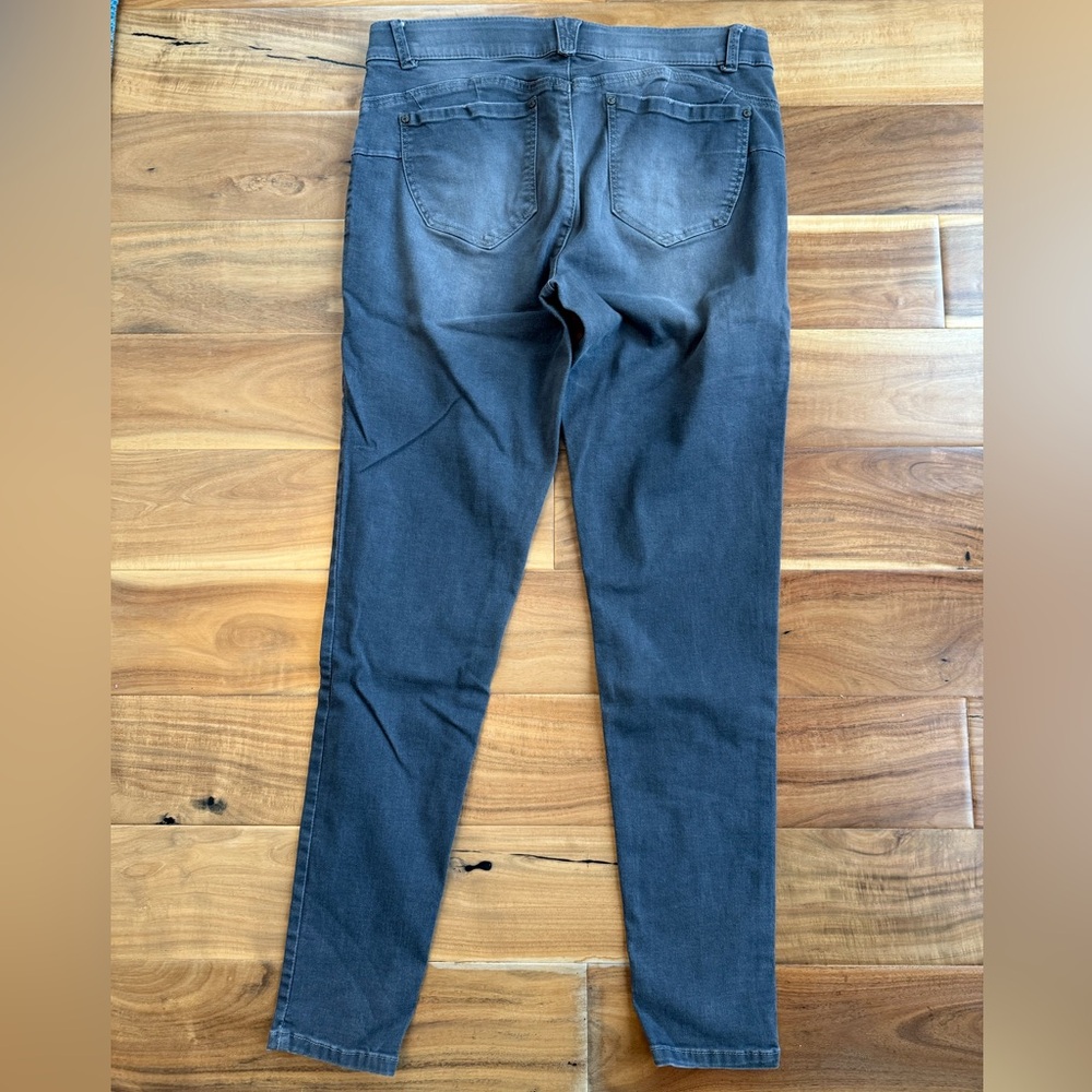 Democracy Women's Charcoal Skinny Jeans